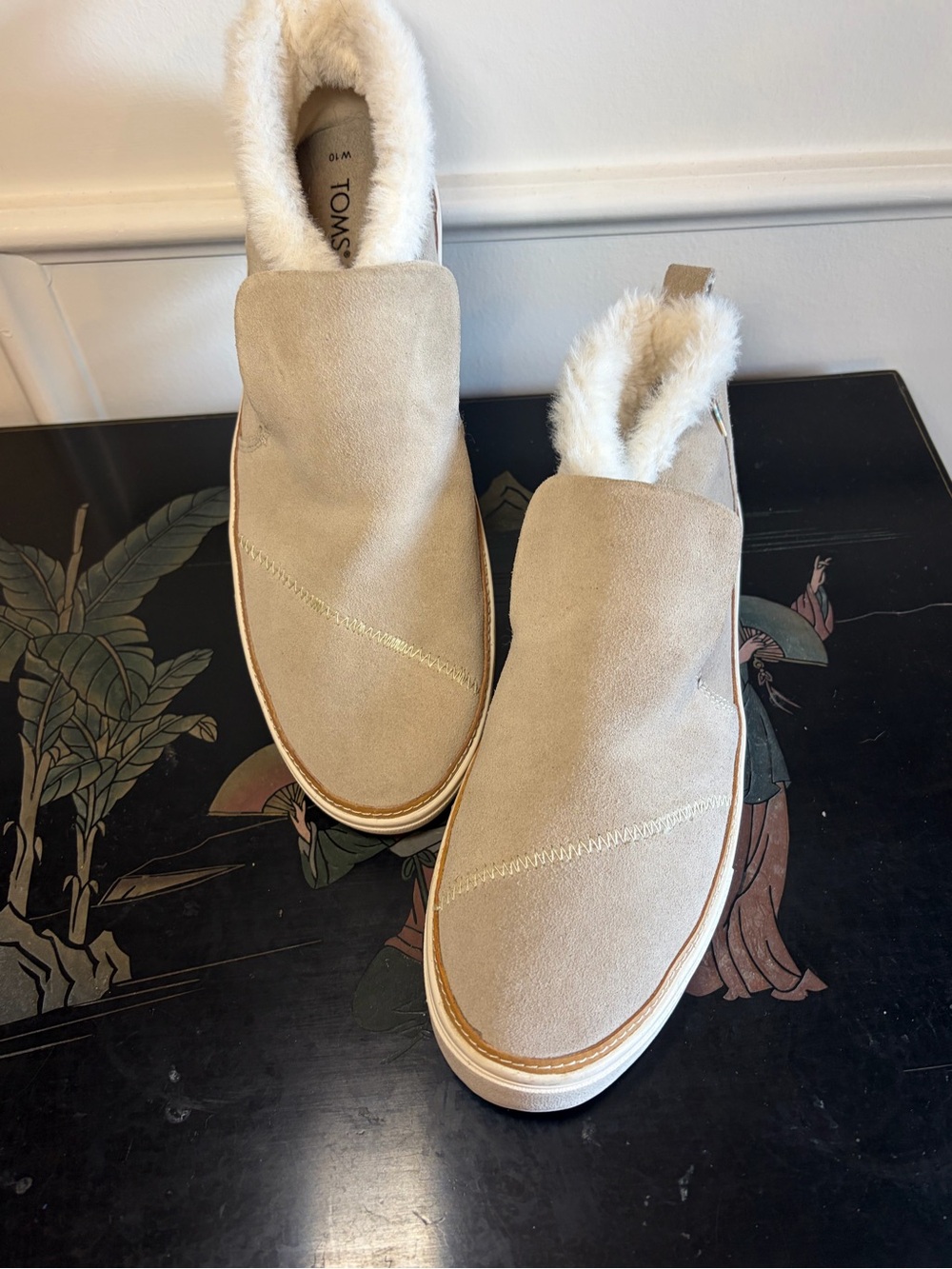Toms Women’s Shearling-Lined Ankle Booties - Beige - Picture 3 of 8
